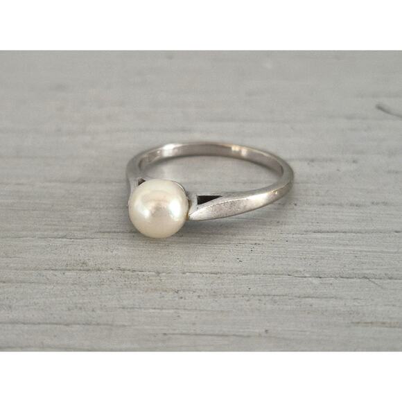 Vintage 14K White Gold Cathedral Cultured Pearl Ring - Picture 2 of 8